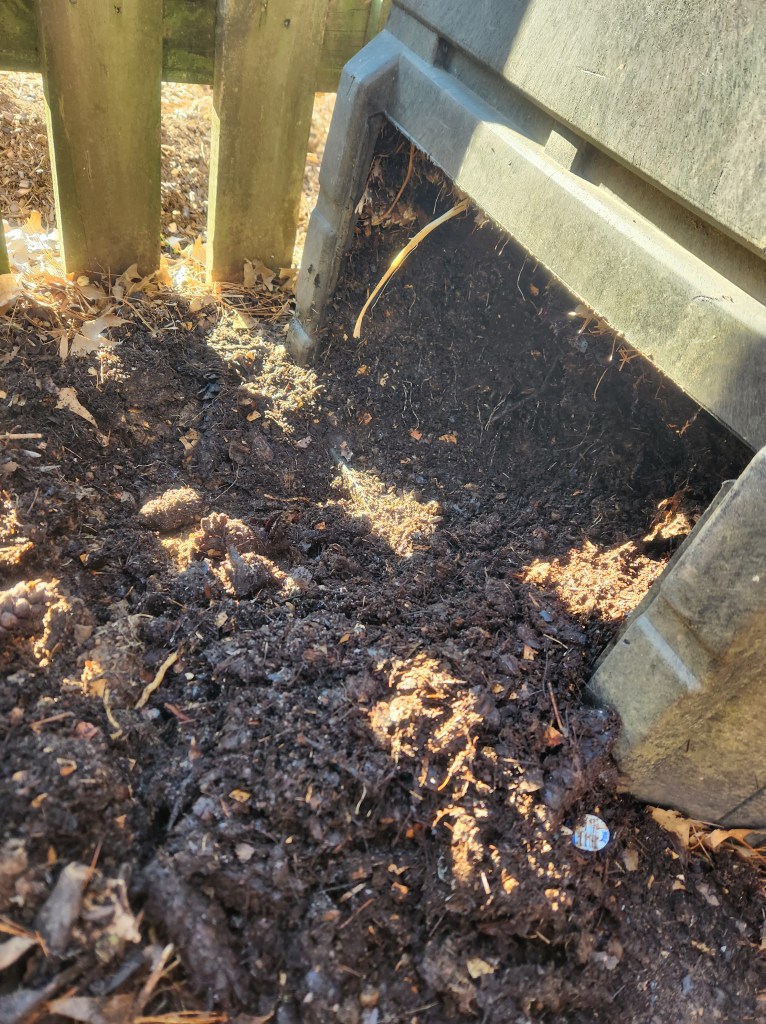 compost bin that empties from the bottom